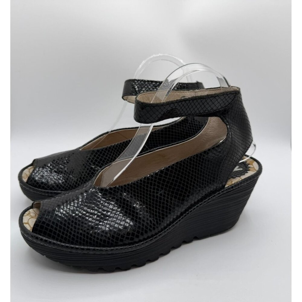 Fly London Yala Wedge Sandal Size EU40/ US9.5 Black Snake Embossed Leather Shoes